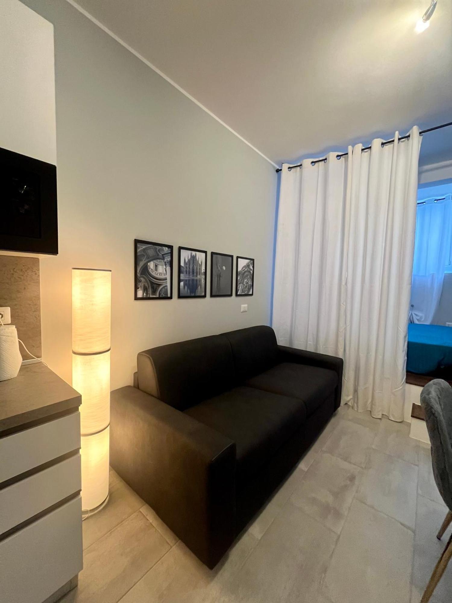 Residenza Elegante - A 5 Fermate Dal Duomo Villa Milan Exterior photo